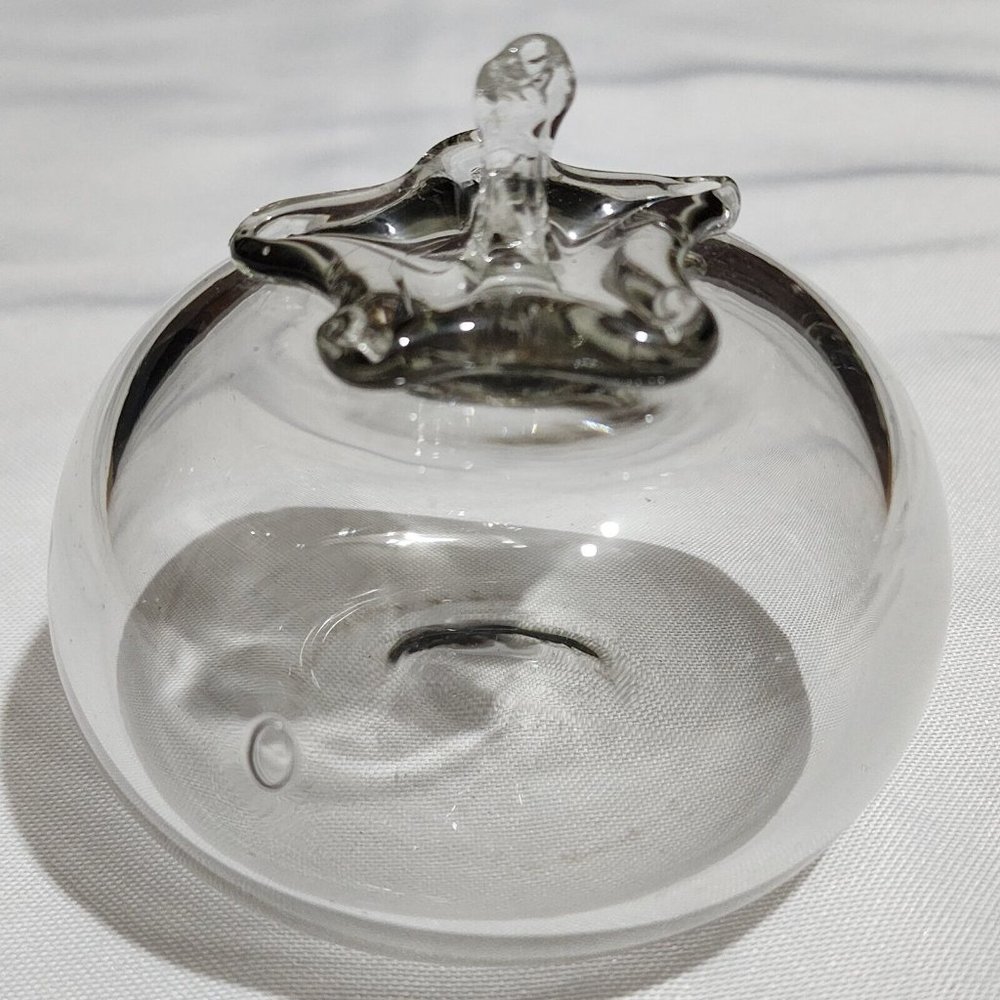 3.5" Tomato Art Glass Heavy Figurine Paperweight unsigned - Picture 1 of 9